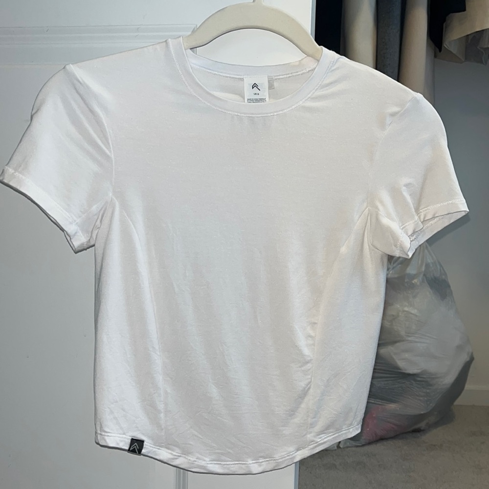 Mellow soft white crop T-shirt